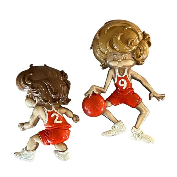 Vintage Sexton Cast Metal Painted Boy Basketball Player and Runner Wall Plaques - Picture 1 of 6